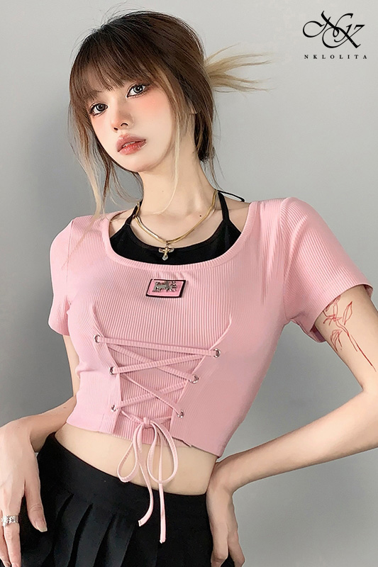 พรีออเดอร์ : เสื้อแฟชั่นสไตล์เกาหลีครอปสั้น แบบปลอมสองชิ้น แขนสั้น