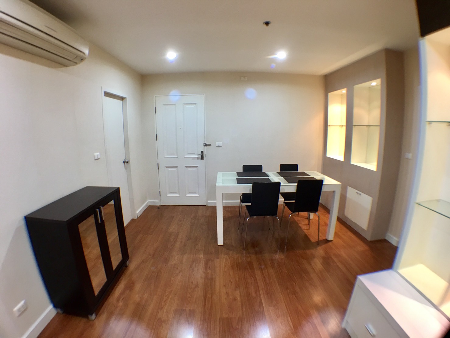 condo for rent at Condo One X Sukhumvit 26 on Sukhumvit 26. > Rental price: 23,000-25,000 Baht/month