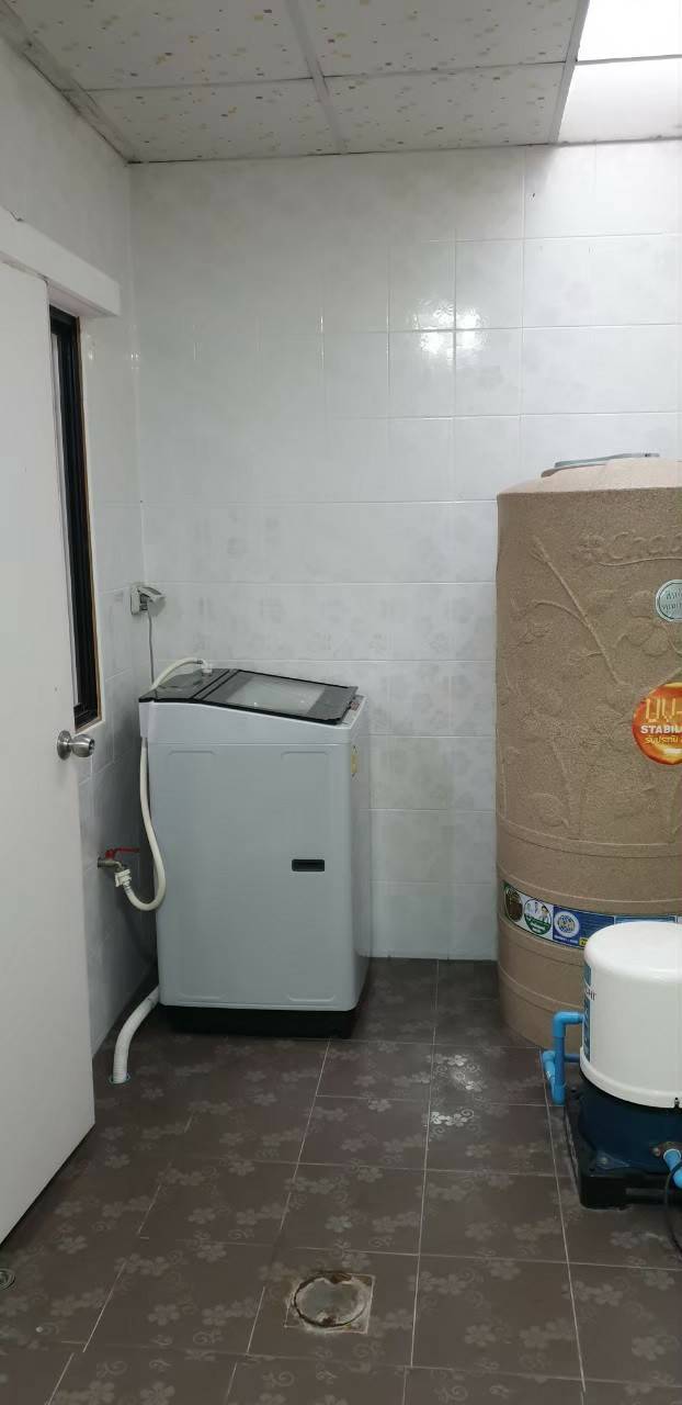 ให้เช่าทาวน์เฮ้าส์ 2 ชั้น หมู่บ้านพฤกษา 58/2 ให้เช่าเดือนละ 14,000 ถนนลาดกระบัง 54 มี 3 ห้องนอน