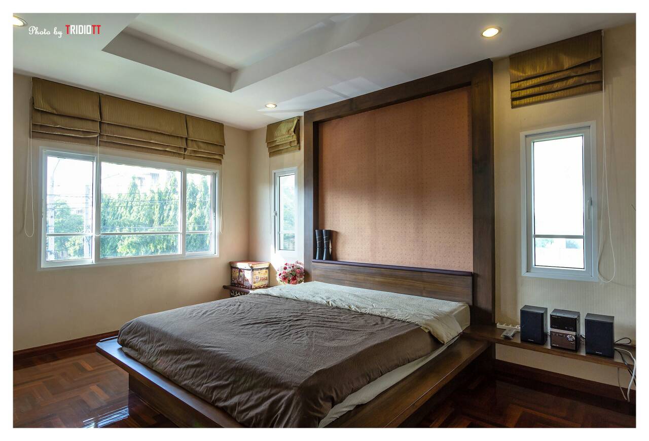 ขายบ้านเดี่ยว 2 ชั้น หมู่บ้านไชยลดา ถนนรามคำแหง ( ซอย มีสทีน ) 3 ห้องนอน 3 ห้องน้ำ (มีห้องคนรับใช้แยกส่วนต่างหาก) เนื้อที่101ตร.ว