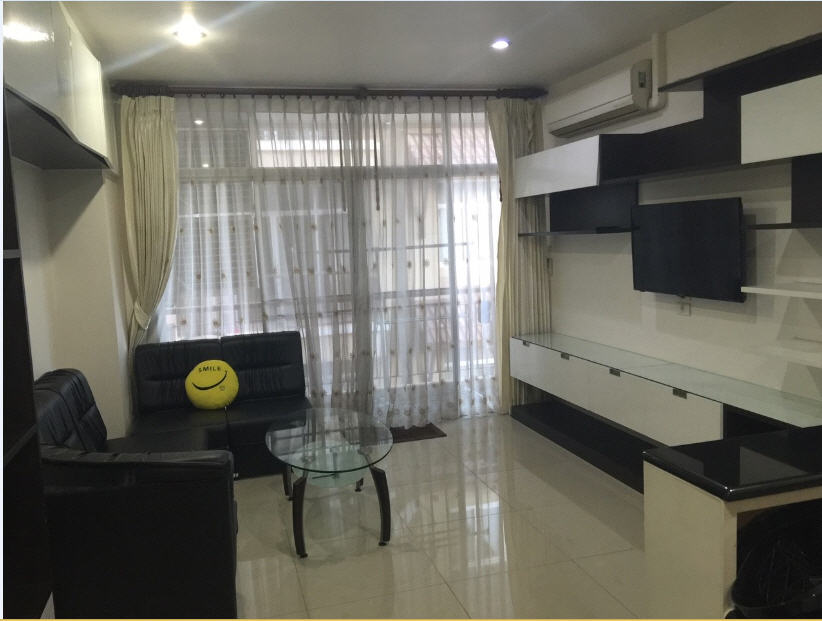 ให้เช่าคอนโดกลางกรุงรีสอร์ท รัชดา ซอย 7 ห้องหัวมุม ขนาด 1 นอน 1 น้ำ มีระเบียง พื้นที่ 52 ตรม.