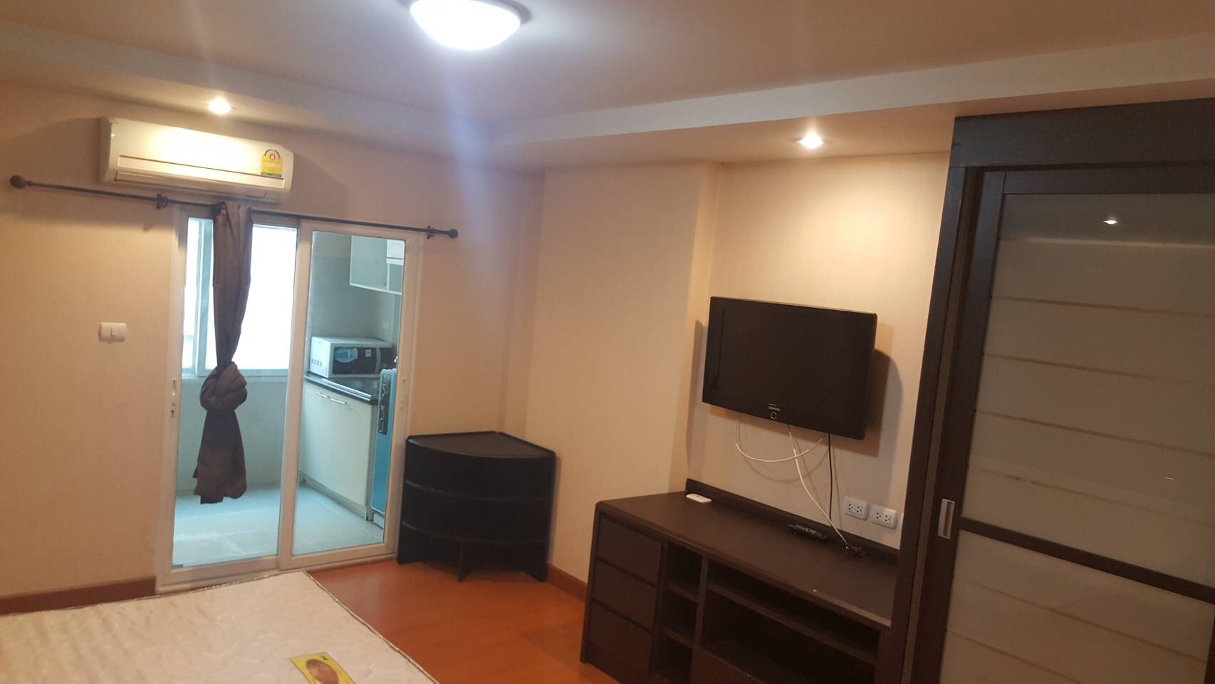 ขายพร้อมผู้เช่าคอนโด Happy Condo Ratchada 18 แฮปปี้ คอนโด รัชดา 18 ห้องสตูดิโอ,