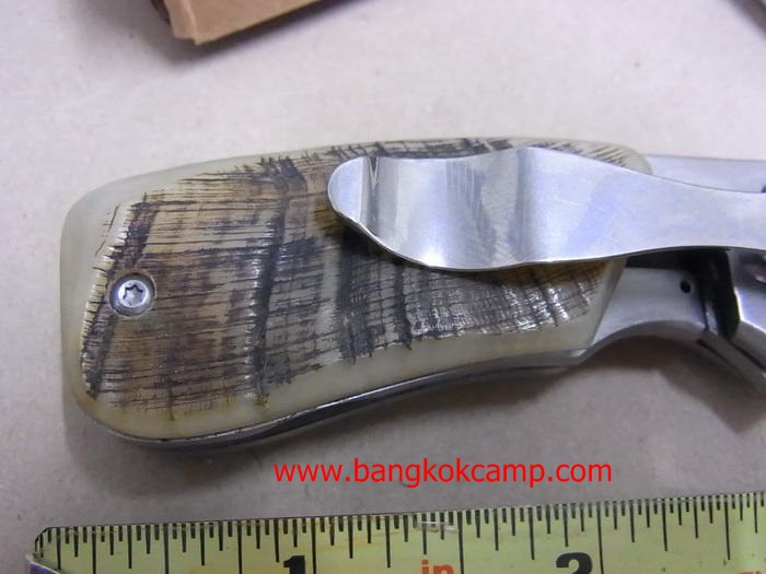 มีดพับ CRKT...ใบมีดออกแบบให้ใช้งานได้อเนกประสงค์... ด้ามประกับเขาแกะแท้ ..พร้อมกล่อง....ใหม่ แท้.(No.5)
