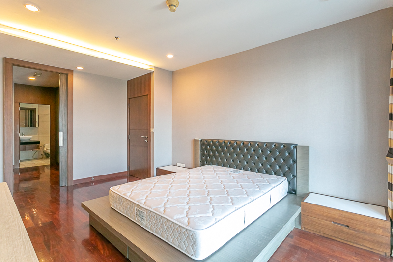 ขายคอนโด The Star Estate @ Narathiwas (เดอะ สตาร์ เอสเตท แอท นราธิวาสราชนครินทร์ ) 4 ห้องนอน 3 ห้องน้ำ