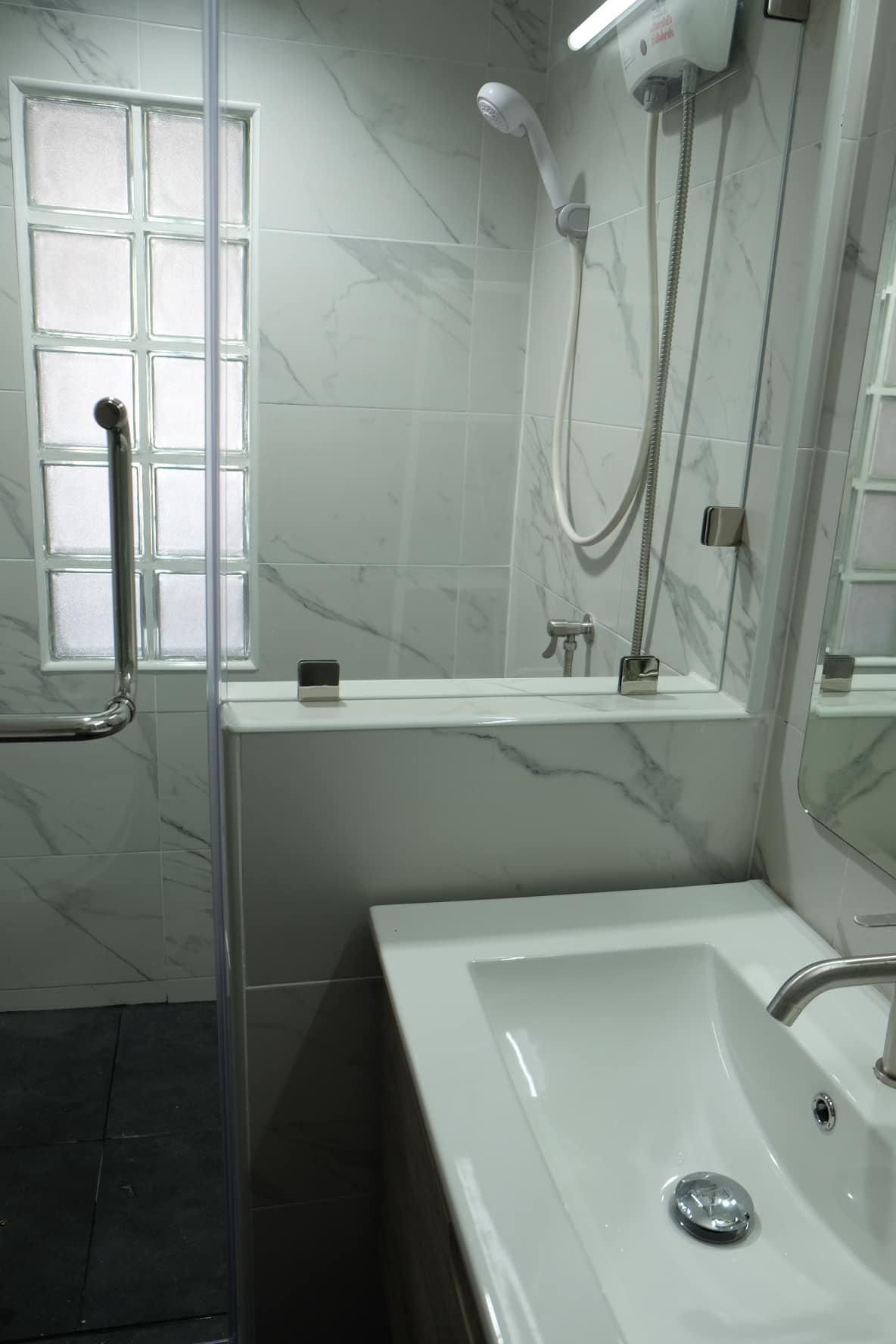 ให้เช่าคอนโดที่สุดแห่งโลเคชั่น พญาไท เพลส - ติด BTS พญาไท ปล่อยเช่าห้องสตูดิโอ ขนาด 29 ตร.ม. ชั้น 22 เพิ่งรีโนเวท