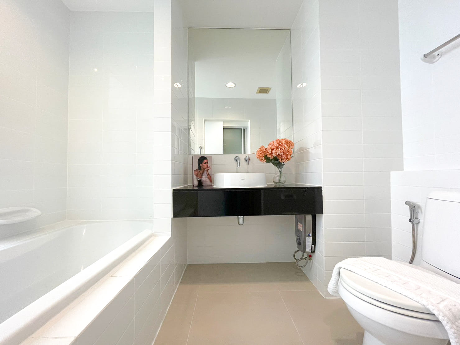 ขายคอนโด IDEO Mix Sukhumvit 103 (ไอดีโอ มิกซ์ สุขุมวิท 103) 1 ห้องนอน 1 ห้องน้ำ ขนาด 30 ตร.ม. ตึก B ชั้น 18 วิวดี ห้องแต่สวยตรงปก