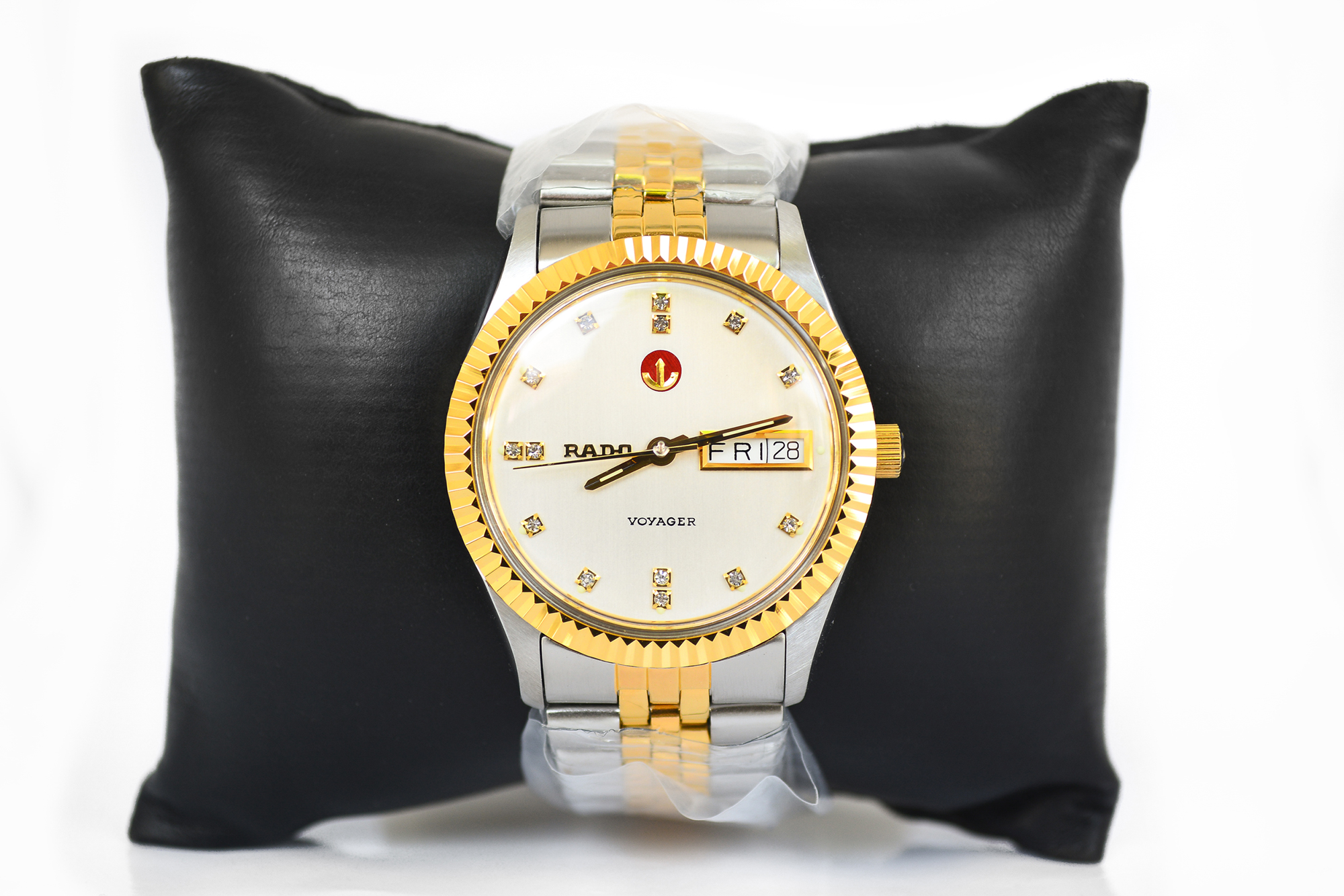 Rado Voyager Automatic Day-Date สองกษัตริย์ ขอบหยัก หลักพลอย หน้าขาว