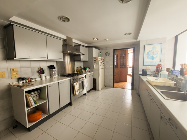 ให้เช่าคอนโด President Park Sukhumvit 24 : เพรสซิเด้นท์ พาร์ค สุขุมวิท 24 แบบ 3 ห้องนอน 3 ห้องน้ำ ขนาด 260 ตรม