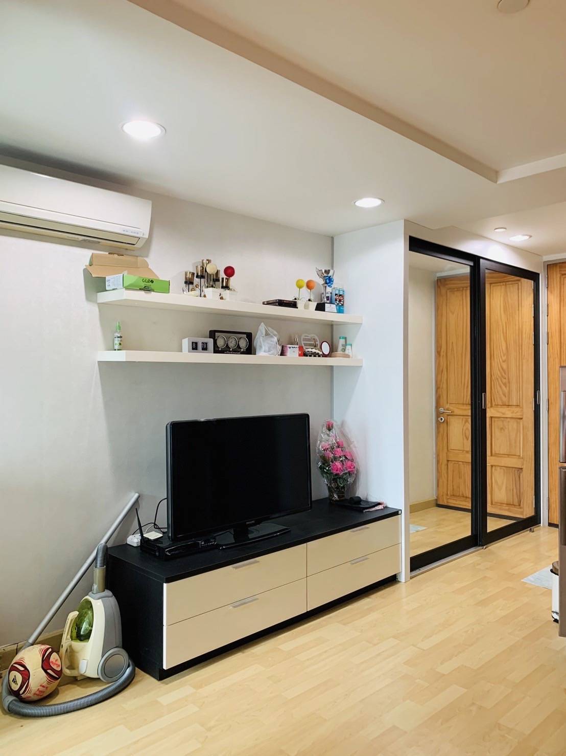 ขายคอนโด The Station Sathorn - Bangrak (เดอะ สเตชั่น สาทร-บางรัก) 1 ห้องนอน 1 ห้องน้ำ ขนาด 36.5 ตรม