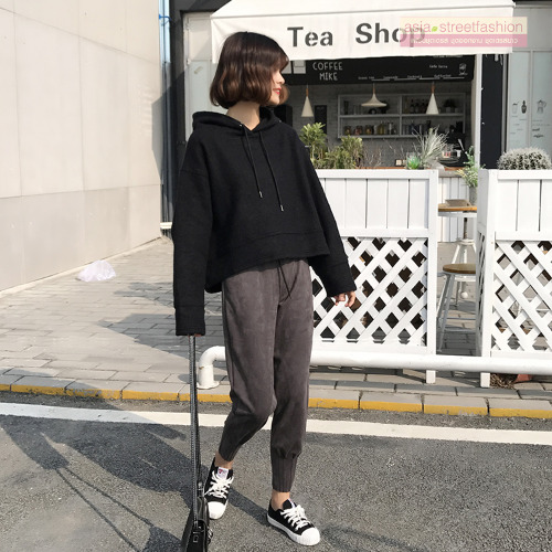 เสื้อกันหนาวฮู้ดดี้ แฟชั่นเกาหลี ตัวสั้นทรงแข็ง น่ารักมากจ้า ผ้าสักกะหลาดเนื้อนุ่มแต่เป็นทรง พร้อมส่ง งานจริงในภาพสุดท้ายน้า