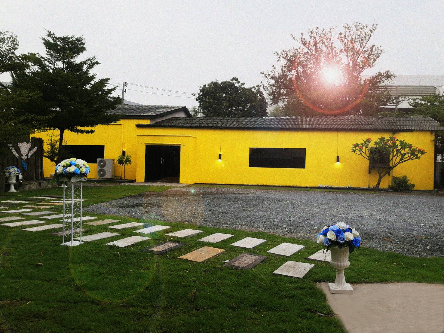 รหัสทรัพย์ 71220 Garden Of Love บริการสถานที่จัดเลี้ยงงานสังสรรค์ในรูปแบบส่วนตัวมีบริการทั้งเรือนแพริมน้ำ