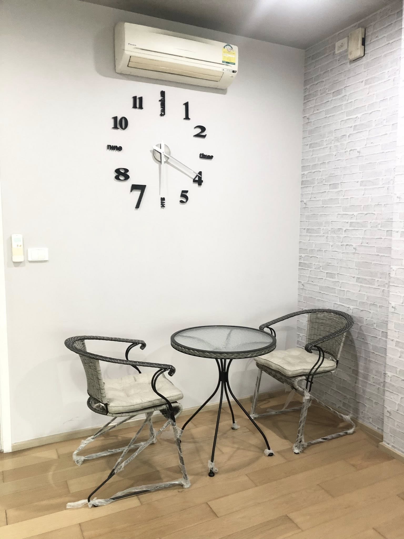 ðïļ āđāļŦāđāđāļāđāļēāļāļāļāđāļ āđāļŪāļāđ āļŠāļēāļāļĢ / For Rent Hive Sathorn Condominium ( English below )