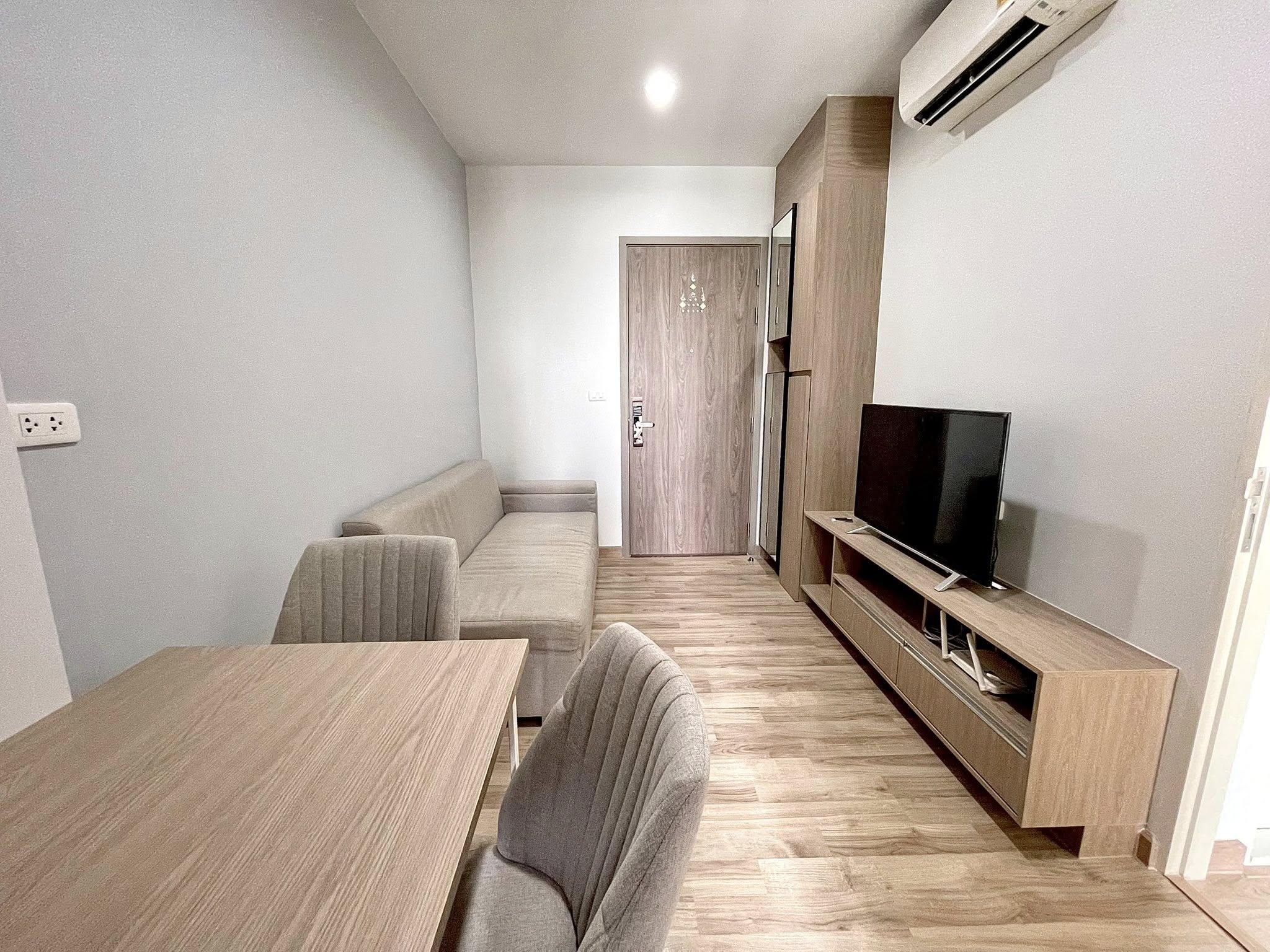 ขาย / ให้เช่าคอนโด ติด BTS แบริ่ง เดอะ นิช โมโน สุขุมวิท–แบริ่ง (The Niche MONO Sukhumvit–Bearing) 📍 สุขุมวิท 70 เพียง 250 เมตรจาก BTS แบริ่ง