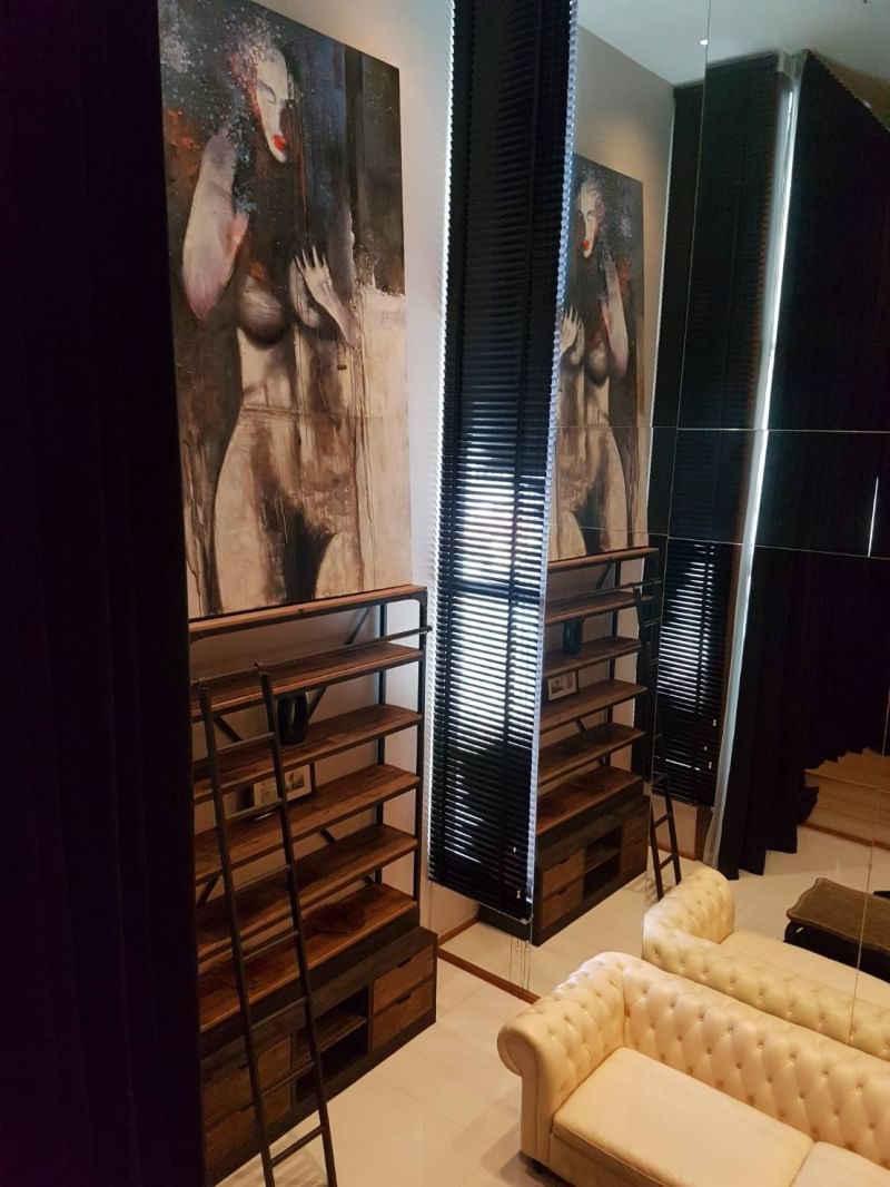 ให้เช่าคอนโด The Emporio Place (ดิ เอ็มโพริโอ เพลส) ห้องDuplex 1 ห้องนอน 1 ห้องน้ำ ขนาด 90 ตรม ชั้น 9-10 ห้องตกแต่งสวยพร้อมอยู่ สัญญาขั้นต่ำ 1 ปี