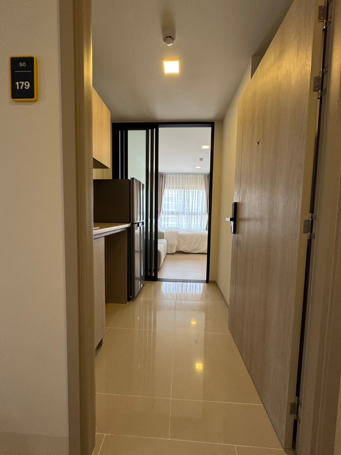 ให้เช่าคอนโดใหม่ใกล้ ม.ธรรมศาสตร์ มีรถรับ-ส่งถึงหน้า ม. dcondo Shine Rangsit (ดีคอนโด ชายน์ รังสิต) ห้องใหม่ไม่เคยปล่อยเช่า ด่วนก่อนเต็มนะจ๊ะ