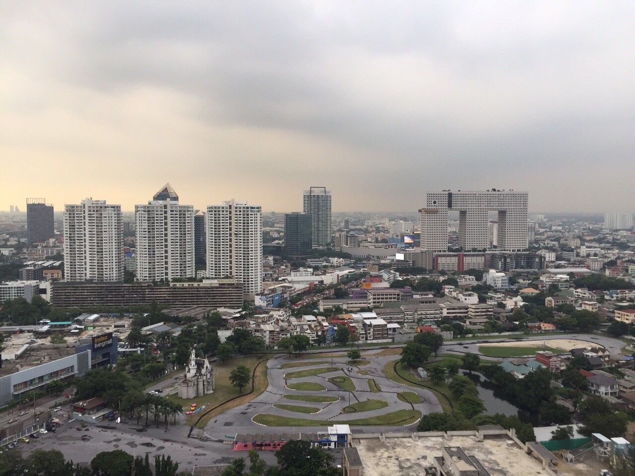 ให้เช่าคอนโด Abstracts Phahonyothin Park รีวิว คอนโด แอ็บสแตร็กส์ พหลโยธิน พาร์ค ห้องใหม่ แต่งครบ