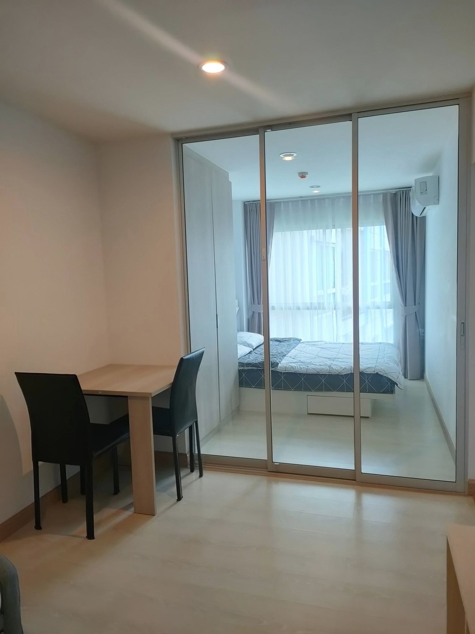 ให้เช่าคอนโดพร้อมอยู่ ราคา 7,000 บาท/เดือน (สัญญา 1 ปีขึ้นไป) ใกล้ BTS สำโรง และห้างอิมพีเรียลสำโรงเพียง 500 เมตร ***ส่วนต่อขยายรถไฟฟ้าสายสีเหลือง***