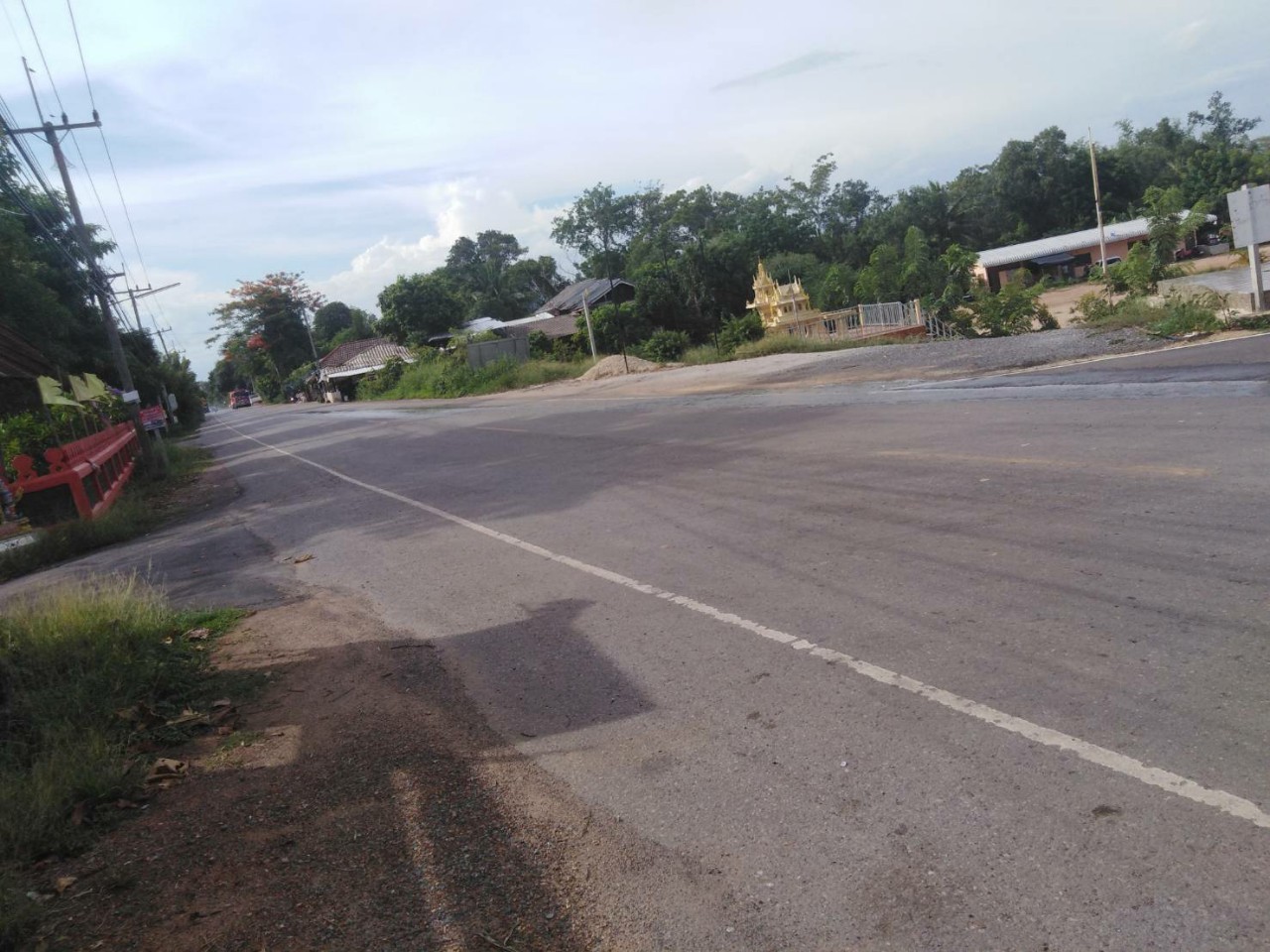 ขายที่ดินถมแล้ว 3 ไร่ จังหวัด นครนายก ขายพร้อมร้านอาหารและบ้านน็อกดาว