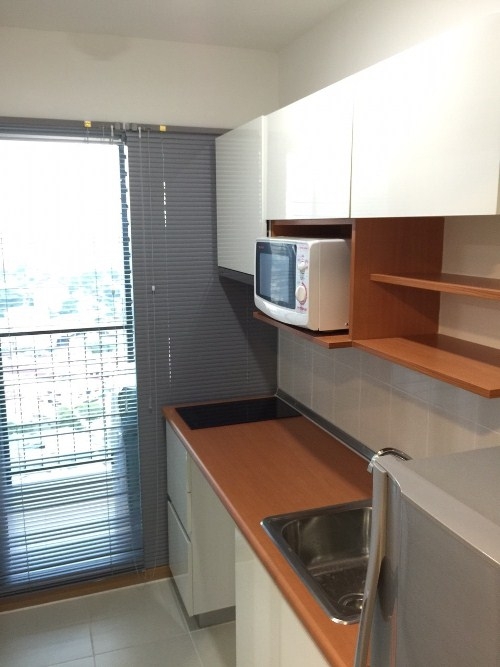 ให้เช่าคอนโด The President Sathorn-Ratchaphruek เช่า เดือนละ 13,000-15,000 บาท ตั้งอยู่บนหัวมุม