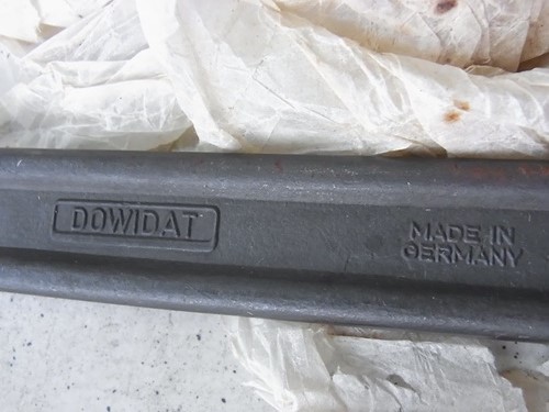 ประแจเลื่อน DOWIDAT 10นิ้ว MADE IN GERMANY มาพร้อมซองเดิม ที่ซองพิมพ์ W.-Germany , ใต้ตัวพิพม์สีขาว มีตัวนูน GERMANY ใหม่เก่าเก็บ