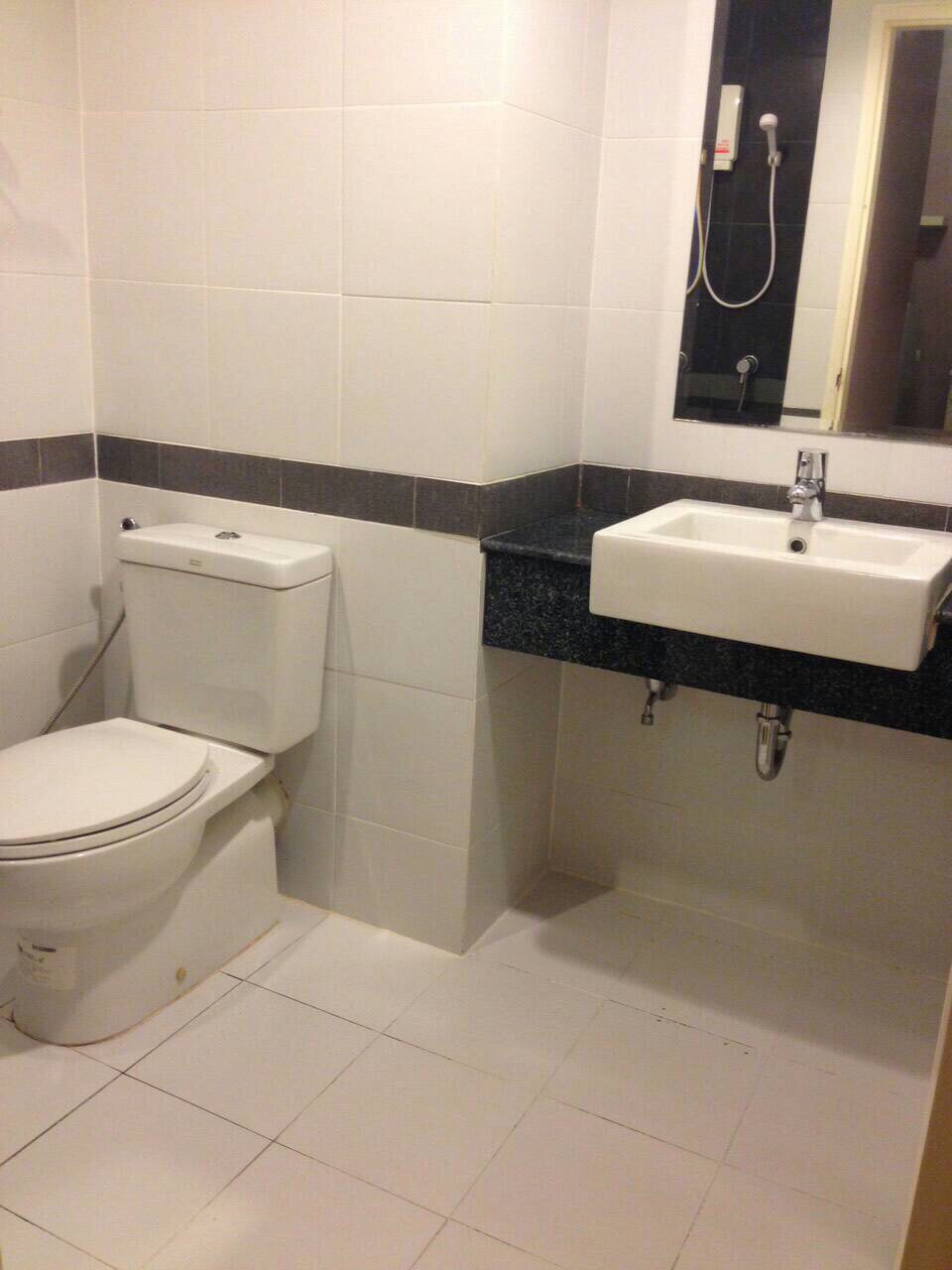 ขาย / เช่าคอนโดa space & a space I.D. Asoke-Ratchada 1 ห้องนอน 1 ห้องนอน ชั้น 1 ติดสวนมีระเบียงนั่งเล่น