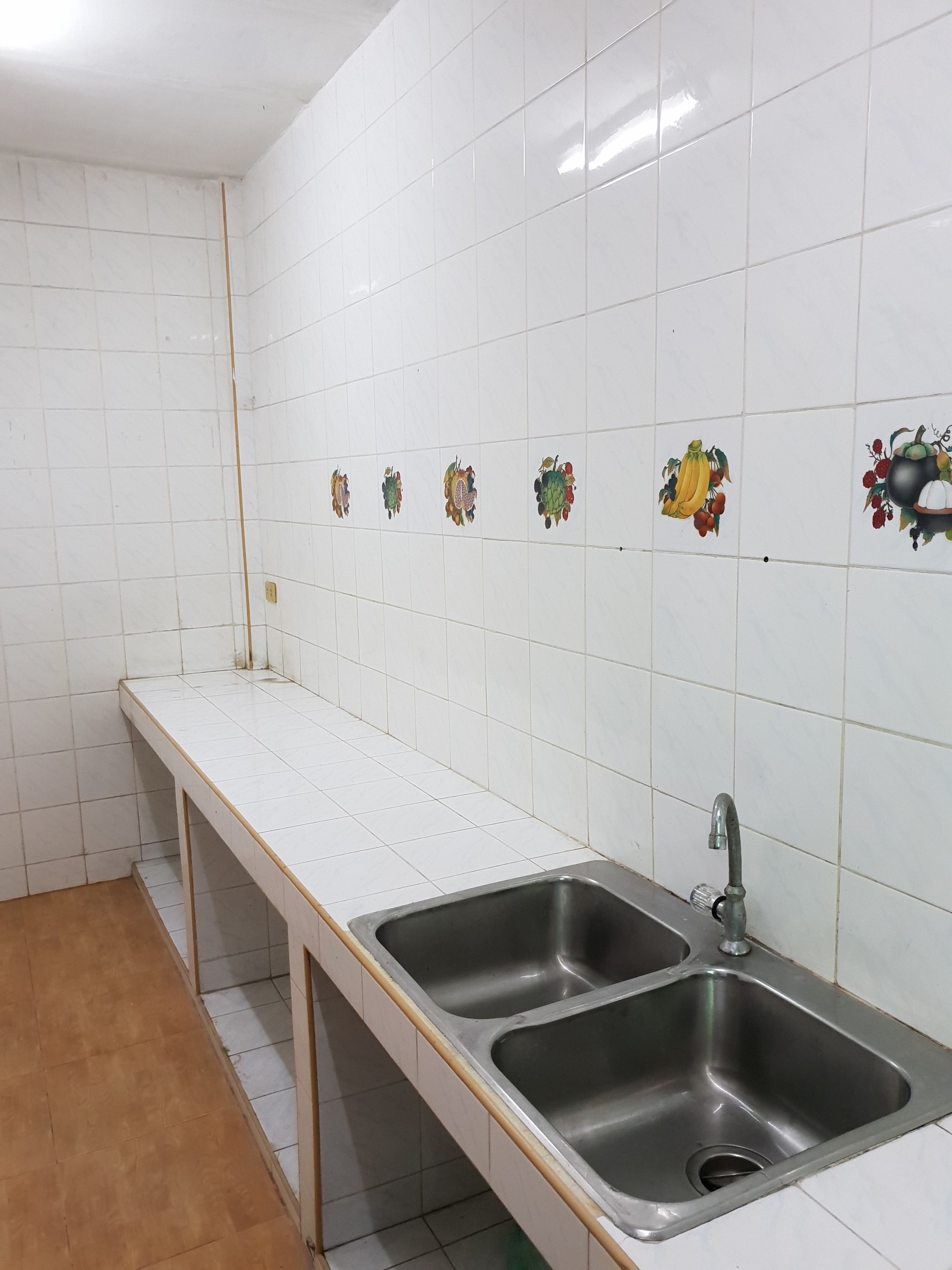 ขาย / เช่าบ้านแฝด 2 ชั้น หมู่บ้าน รังสิยา ซ.อุดมสุข 58 ถ.สุขุมวิท 103 ขายราคา 5.5 ล้าน 3 ห้องนอน