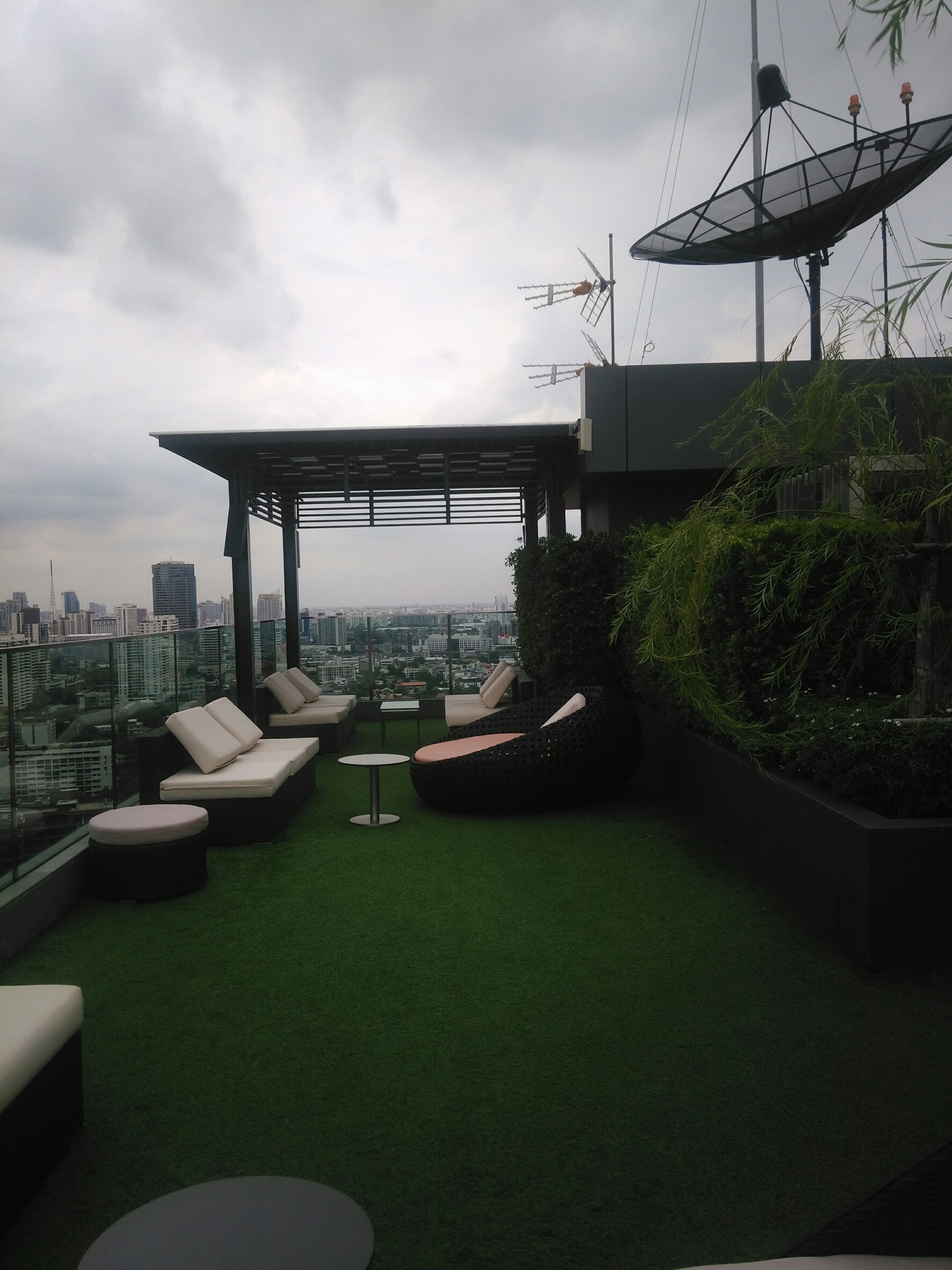 ขาย / เช่า คอนโด H Sukhumvit 43 (เอช สุขุมวิท 43) 1ห้องนอน 1 ห้องน้ำ 1ห้องรับแขก ห้องครัวในตัว พื้นที่ 40.92 ตร.ม ชั้น 9 ห้อง 99/53 วิวเมือง