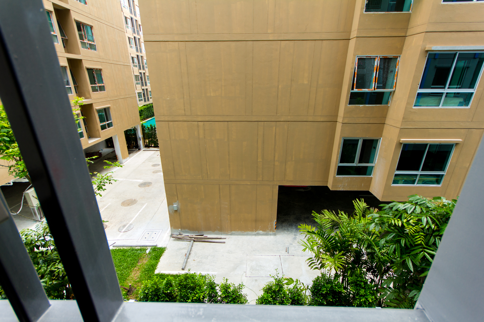 ขายคอนโดThe Kith Plus Sukhumvit 113 (เดอะ คิทท์ พลัส สุขุมวิท 113) 2 ยูนิต ตกแต่งครบพร้อมเข้าอยู่ ยูนิตที่1 แบบ 1 ห้องนอน 1 ห้องน้ำ ตึก A ชั้น 3