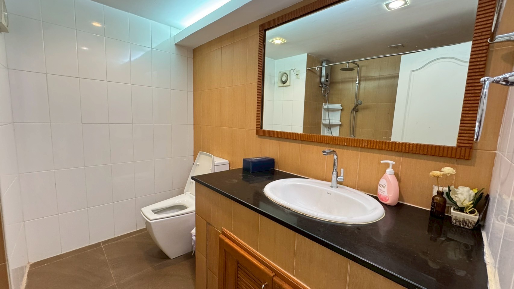 ขาย / ให้เช่า Srirawa Mansion (ศรีวราแมนชั่น) ✨ ห้องใหญ่ 3 ห้องนอน ใจกลางรัชดา ใกล้ MRT ศูนย์วัฒนธรรมเพียง 750 เมตร