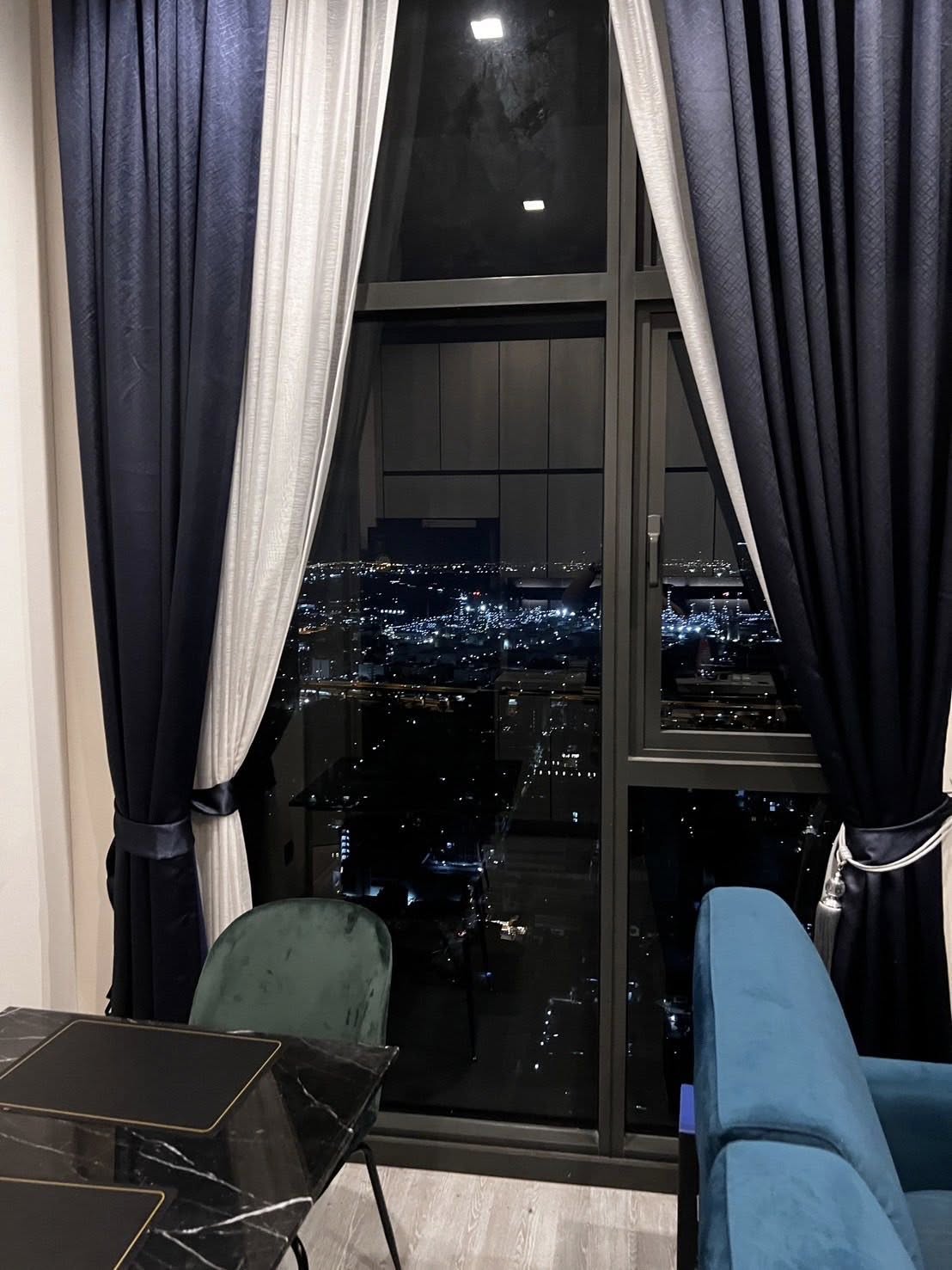 ให้เช่า คอนโด The Line Sukhumvit 101 ทำเลทอง ใกล้ BTS ปุณณวิถี เพียง 250 ม. (เดิน 5 นาทีถึง) + มีรถ Shuttle รับ–ส่งฟรี