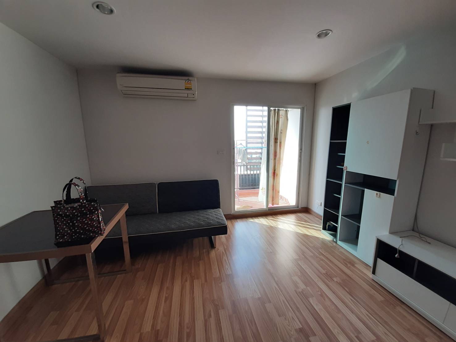 ขายด่วนราคาถูกที่สุดในโครงการ คอนโด Regent Home 20 Prachachuen 16 ราคาขาย 1.45 ล้าน