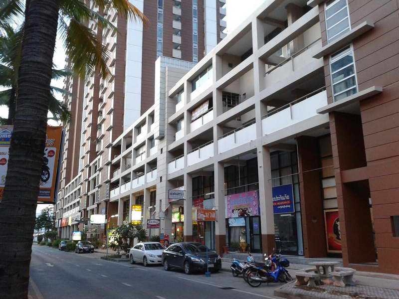 ให้เช่า คอนโด Lake View พื้นที่ 118 ตรม. 3ห้องนอน 3ห้องน้ำ วิวทะเลสาบ เมืองทองธานี ชั้น 28, 1 ห้องนั่งเล่น 1 ห้องครัว 2ระเบียง