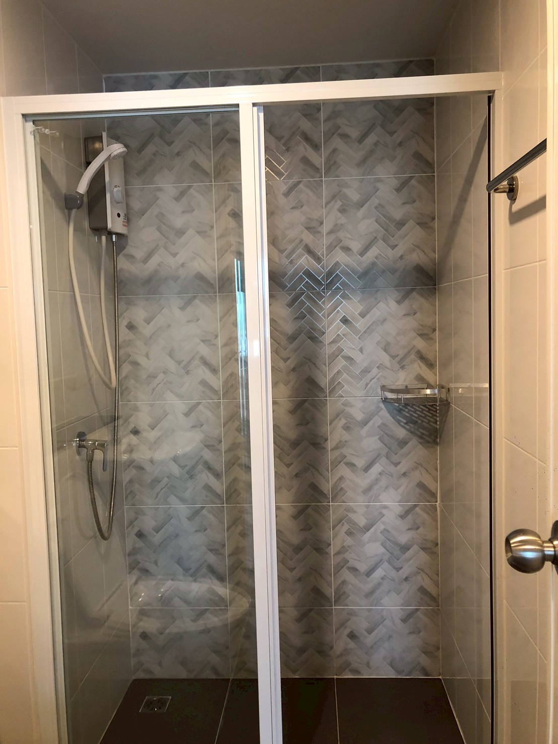 ให้เช่าคอนโดใหม่ ‘Regent home bangna (รีเจ้นท์ โฮม บางนา)’ ชั้นสูง วิวโล่ง (BTS บางนา) ห้องสวย พร้อมอยู่ 1 Bedroom (ขนาด 28 ตรม)