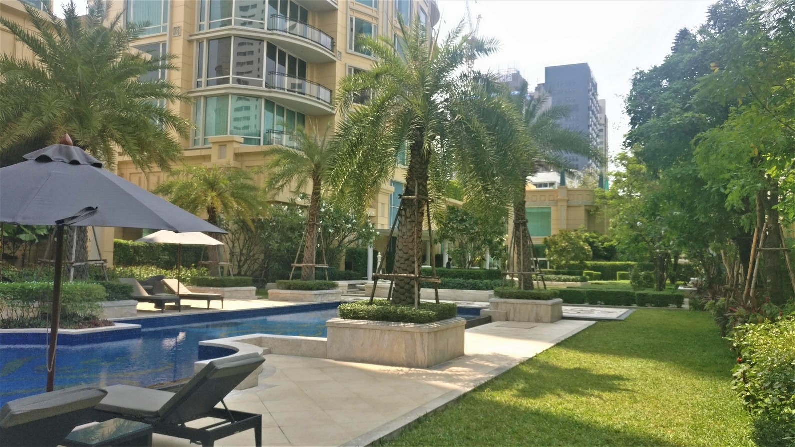 ให้เช่าคอนโด Royce Private Residences (รอย์ช ไพรเวท เรสซิเดนซ์ส) 2 ห้องนอน 2 ห้องน้ำ ขนาด 111.33 ตรม ชั้น 11