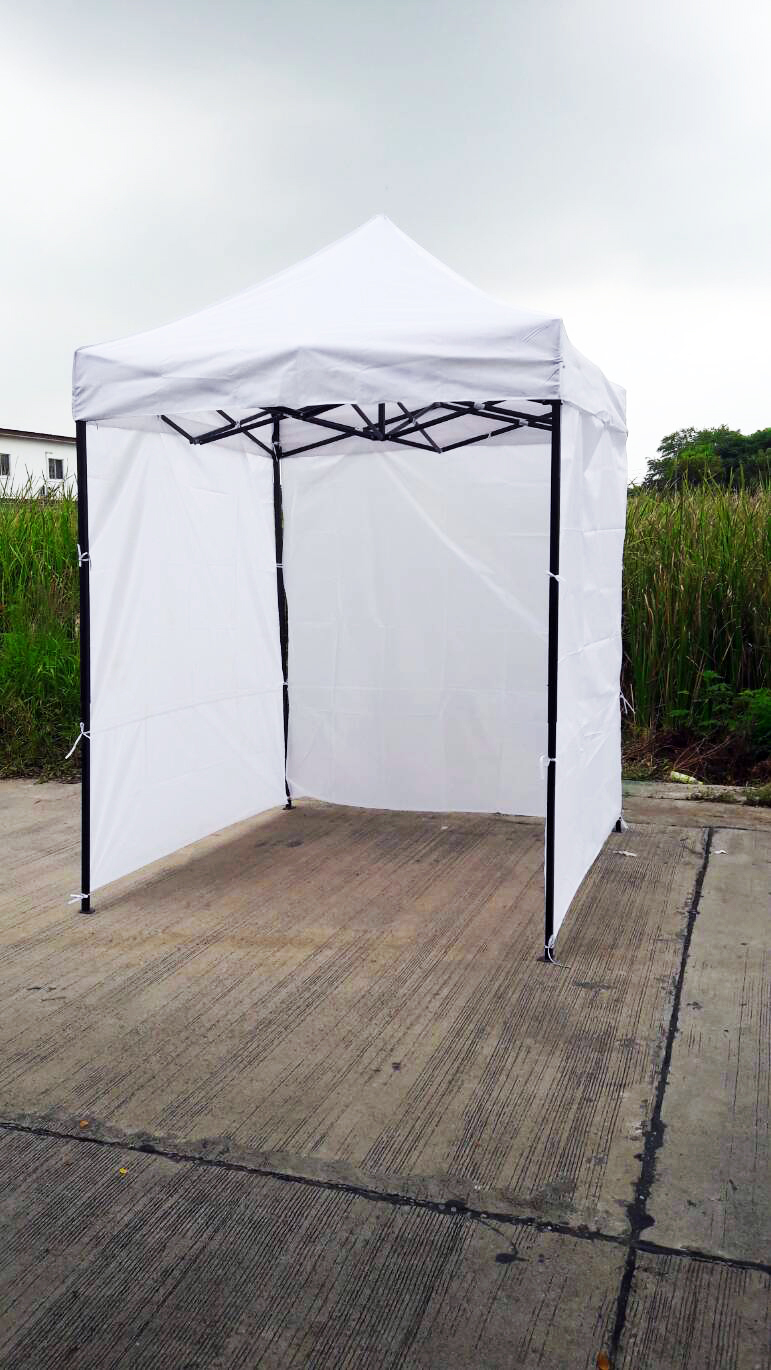 เต็นท์พับได้ สีขาว ขนาด 2m x 2m พร้อมผ้าข้าง 300D 3 ด้าน