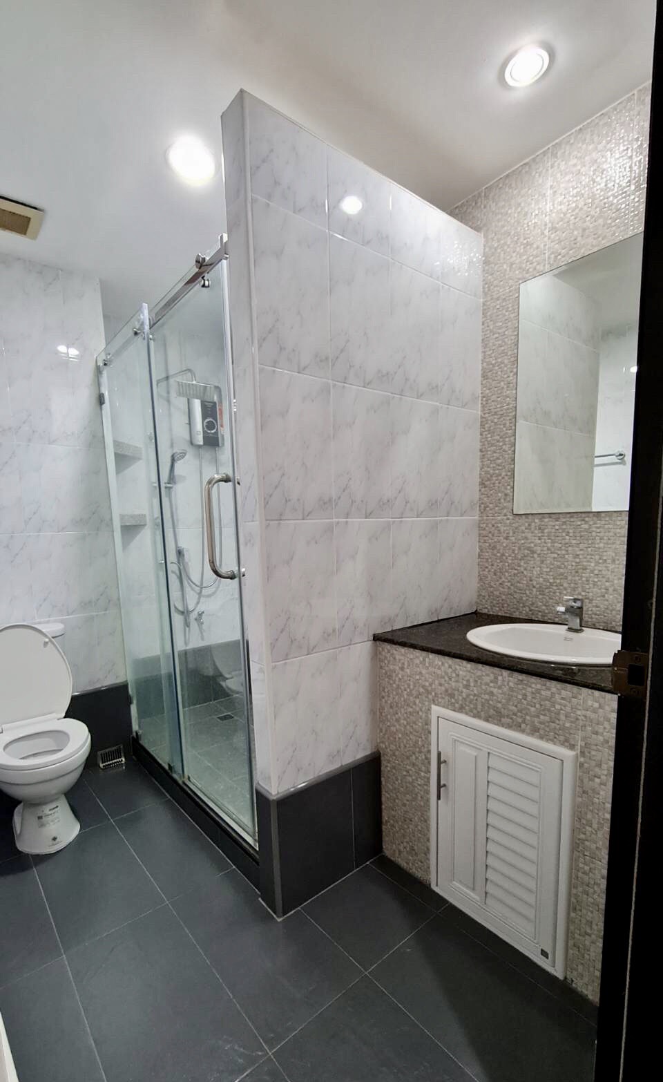 ให้เช่าคอนโด Green Point Silom (กรีนพอยท์ สีลม) 1 ห้องนอน 1 ห้องน้ำ ชั้น 2 อาคาร 3