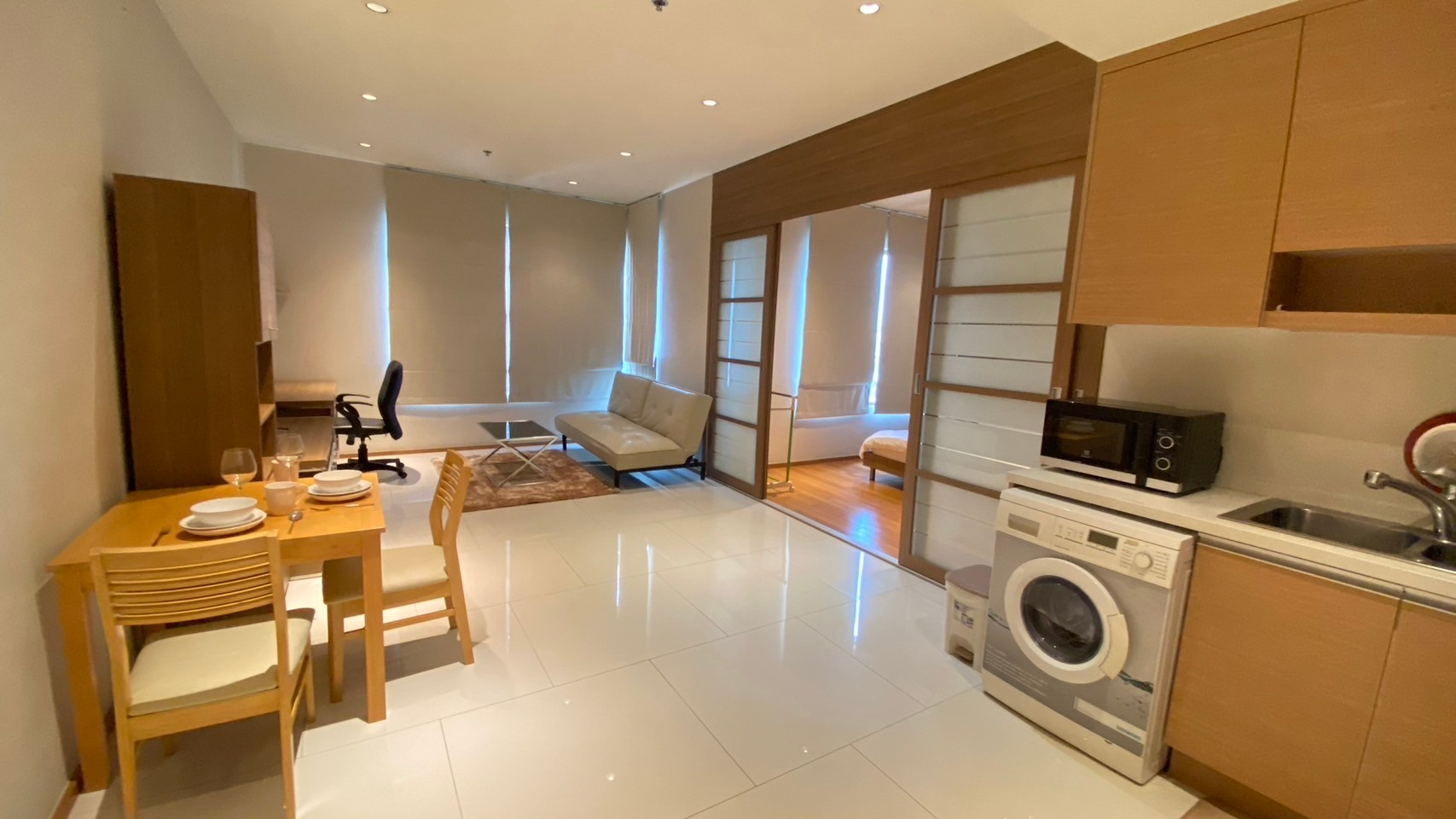 คอนโดให้เช่า The Emporio Place : ดิ เอ็มโพริโอ เพลส 1 ห้องนอน 1 ห้องน้ำ ขนาด 48 ตรม