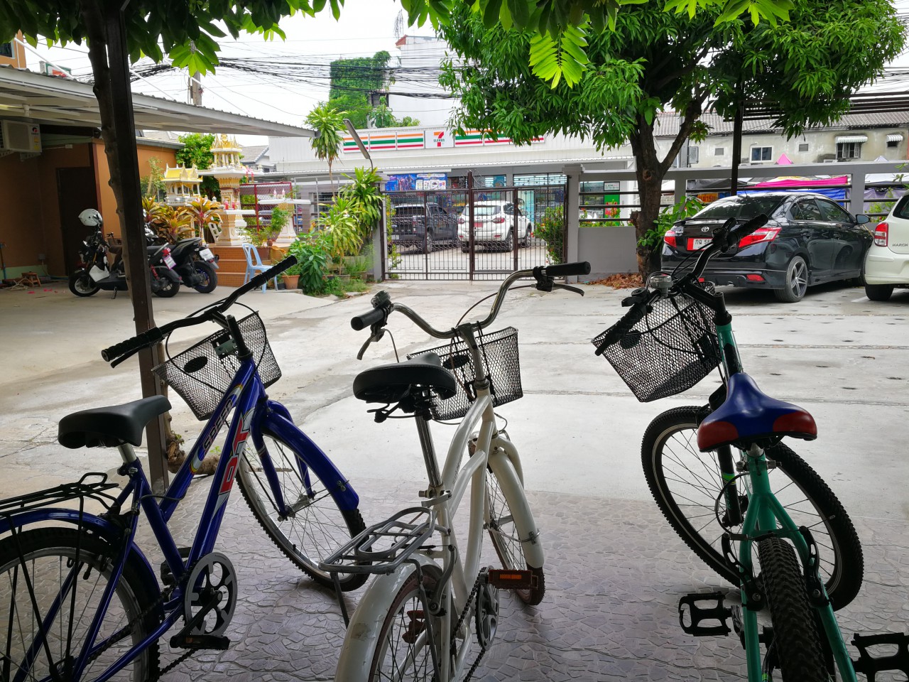 บ้านเดี่ยวชั้นเดี่ยวให้เช่า ดอนเมือง หน้าติดเซเว่น อยู่บนถนนช่างอากาศอุทิศ 10 บรรยากาศร่มรื่นย์