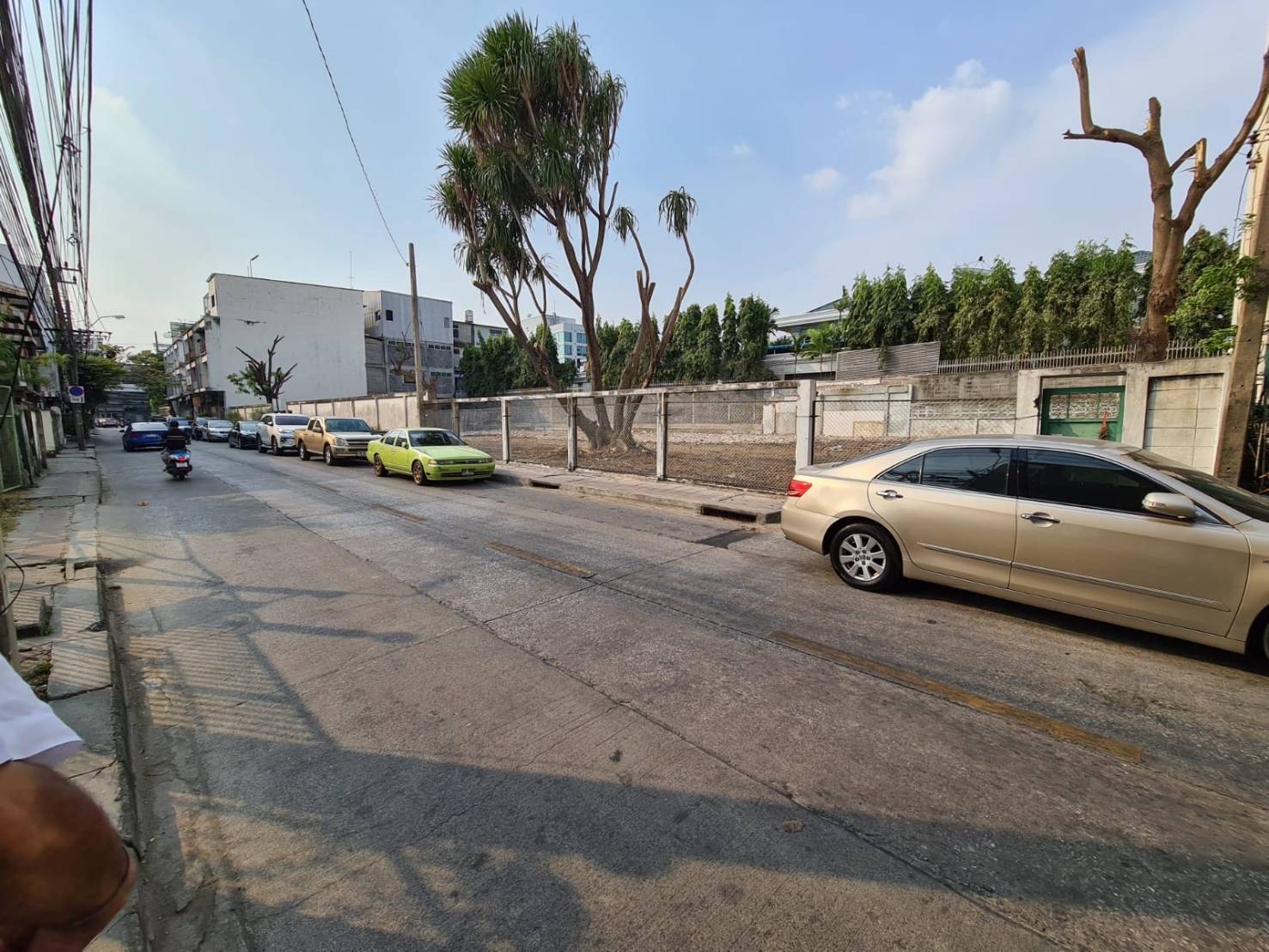 ขาย / เช่า ที่ดินเปล่า ซอย สุขุมวิทซอย 71 ปรีดีพนมยงค์ ซอย 26 (พัฒนเวศม์) ขนาด 331 ตร.วา.