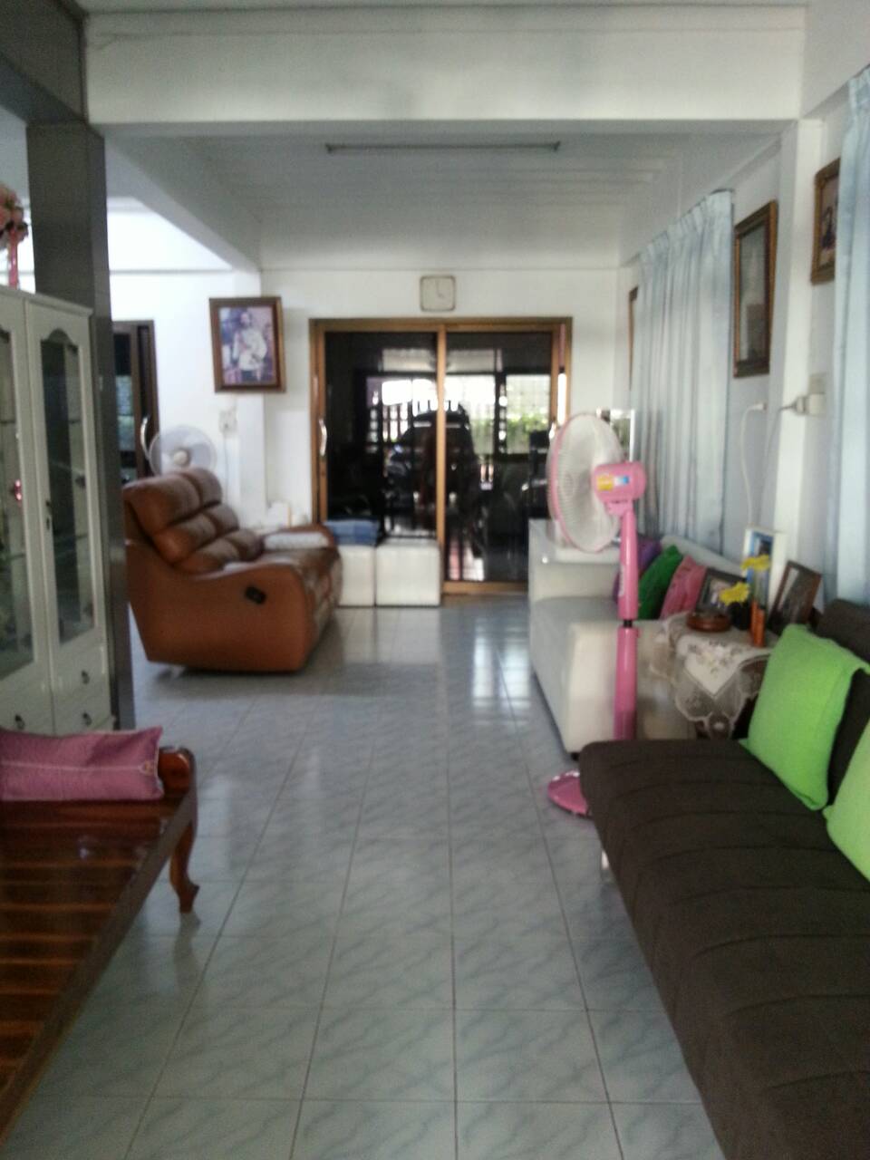 ขายบ้านเดี่ยว 2 ชั้น โครงการหมู่บ้านวังทอง ราคา 6.5 ล้าน ค่าโอนคนละครึ่ง พื้นที่ 50 ตร.ว