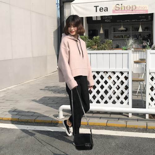 เสื้อกันหนาวฮู้ดดี้ แฟชั่นเกาหลี ตัวสั้นทรงแข็ง น่ารักมากจ้า ผ้าสักกะหลาดเนื้อนุ่มแต่เป็นทรง พร้อมส่ง งานจริงในภาพสุดท้ายน้า