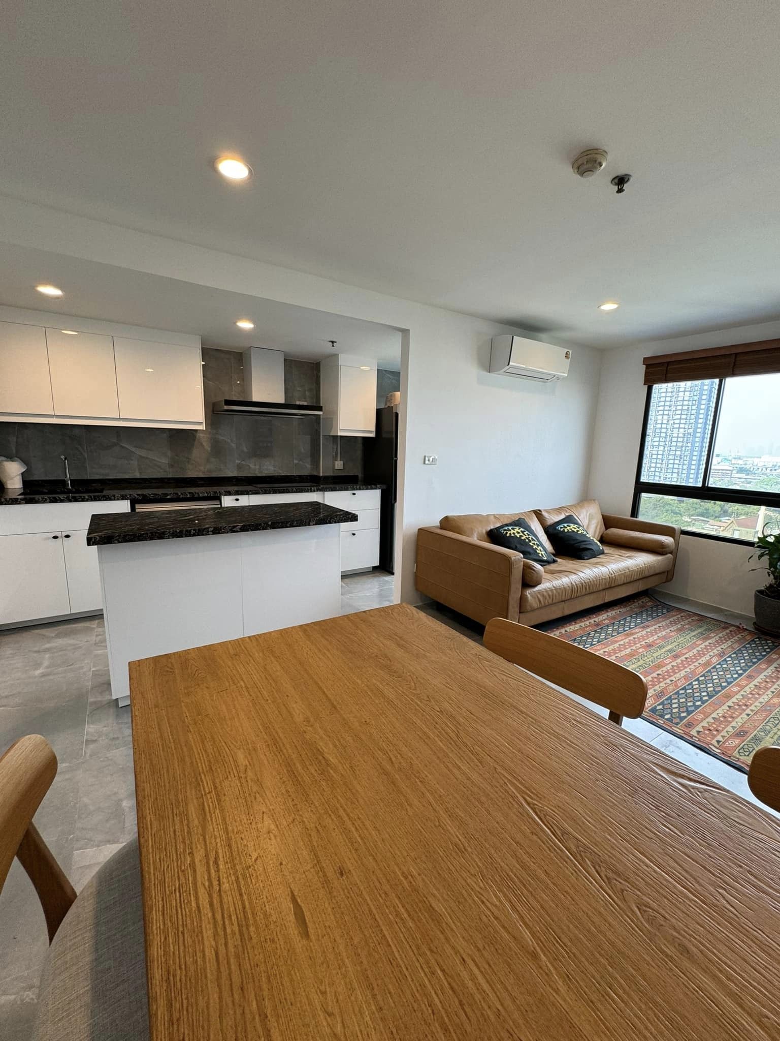 ขาย / ให้เช่าห้องรีโนเวทใหม่ Lumpini Ville Sukhumvit 77 (ลุมพินี วิลล์ สุขุมวิท 77) ( 1 ) ห้องขนาด 62 ตรม. 2 ห้องนอน