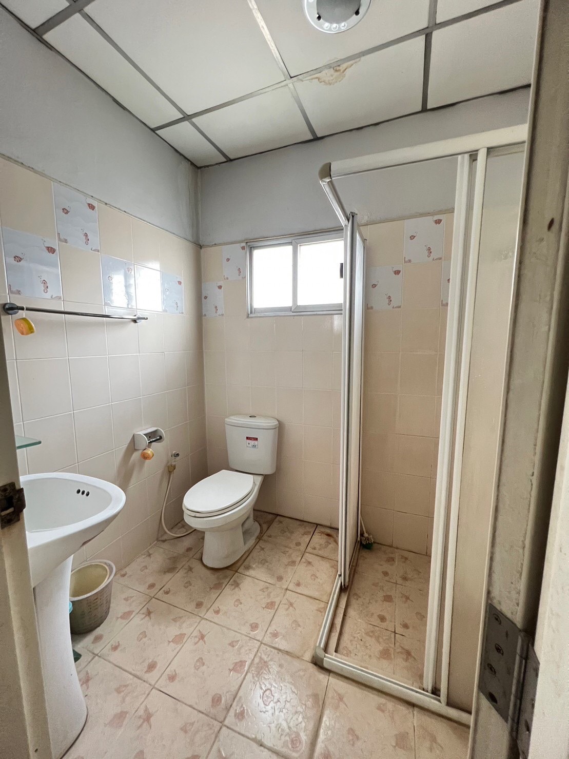 ขายทาวน์เฮ้าส์ 2 ชั้น หมู่บ้าน ราณี 2 ถนน ลาดปลาเค้า 42 (หลังมุม) 2 ห้องนอน 2 ห้องน้ำ ตร.ม. 21 ตร.ว บ้านหันไปทางทิศตะวันตกเฉียงเหนือ