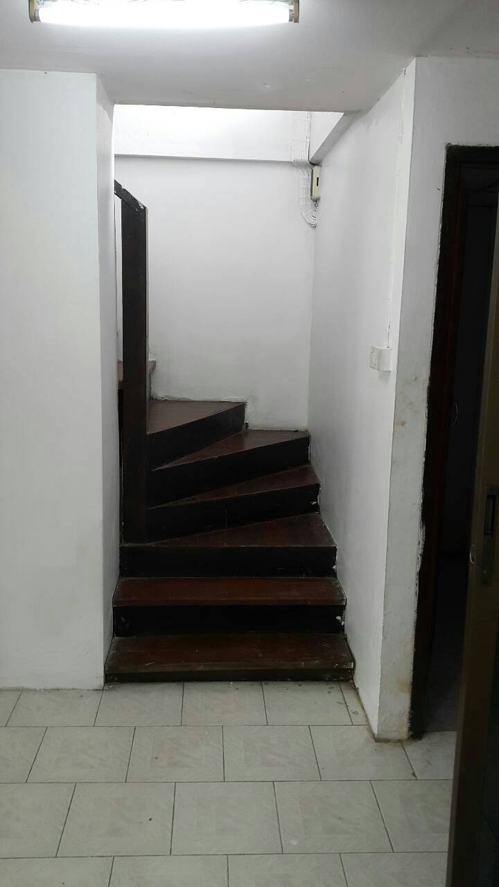 ทาวเฮาส์ 2 ชั้น ให้เช่า ราคาเช่า 15,000 บาท/เดือน มี 4 ห้องนอน 1ห้องเก็บของ 2 ห้องน้ำใหญ่