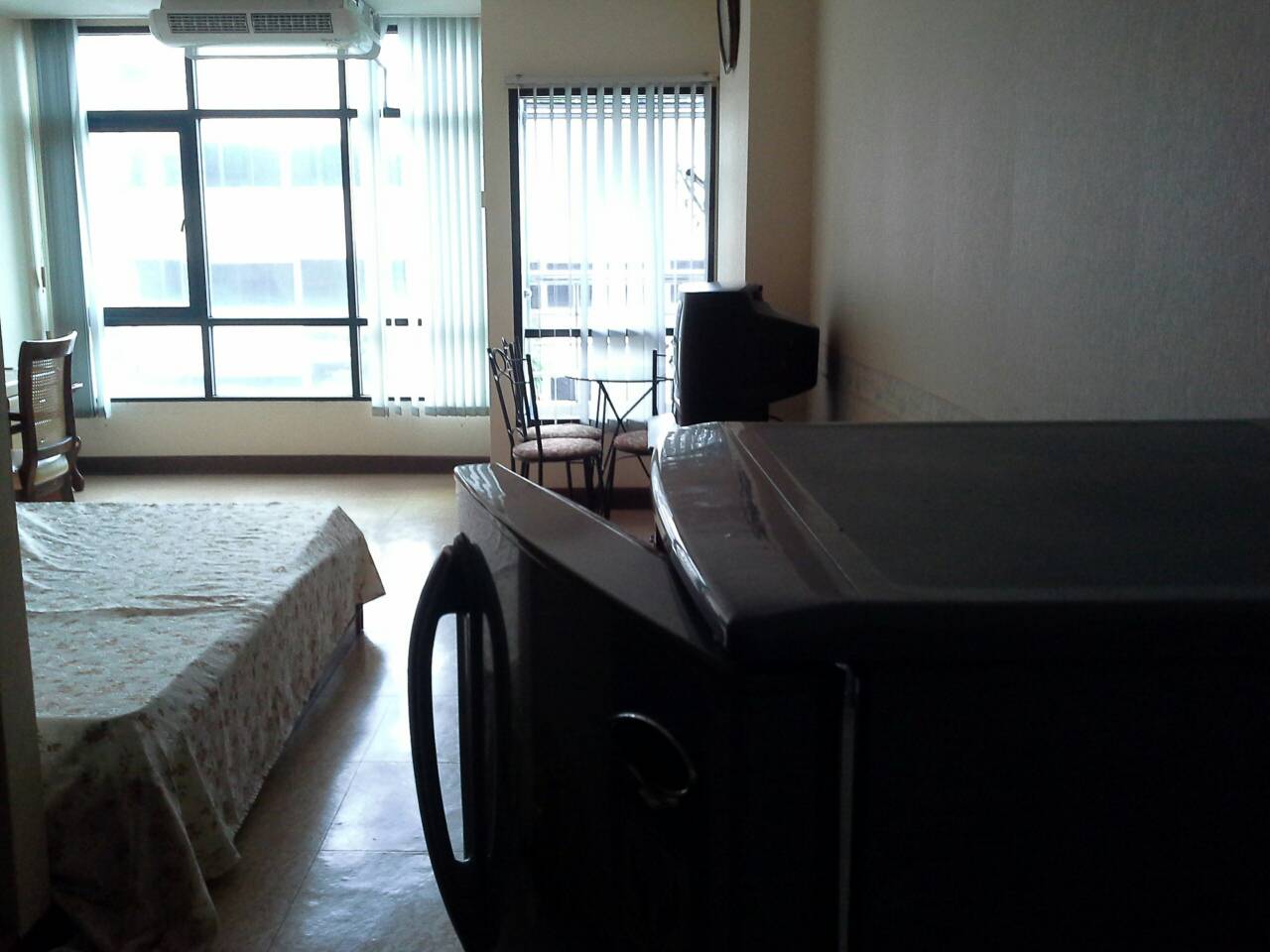 ให้เช่าคอนโด พญาไท เพลส (PhayaThai Place) ห้อง 30 ตร.ม ราคา 14000 / เดือน ชั้น 19 วิว สระ แดดไม่ร้อน