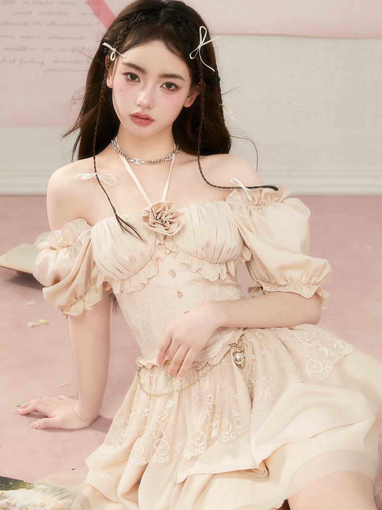Acaine : พรีออเดอร์ เดรสเจ้าหญิงเปิดไหล่สไตล์ฝรั่งเศสแบบสวยหวาน แบรนด์แท้ (สินค้าไม่รวมสายสร้อยเข็มขัด)