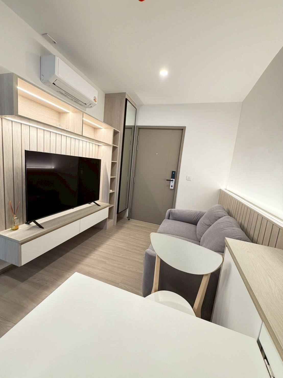 ให้เช่าคอนโด แอสปาย รัชโยธิน / For Rent Aspire Ratchayothin (English below)