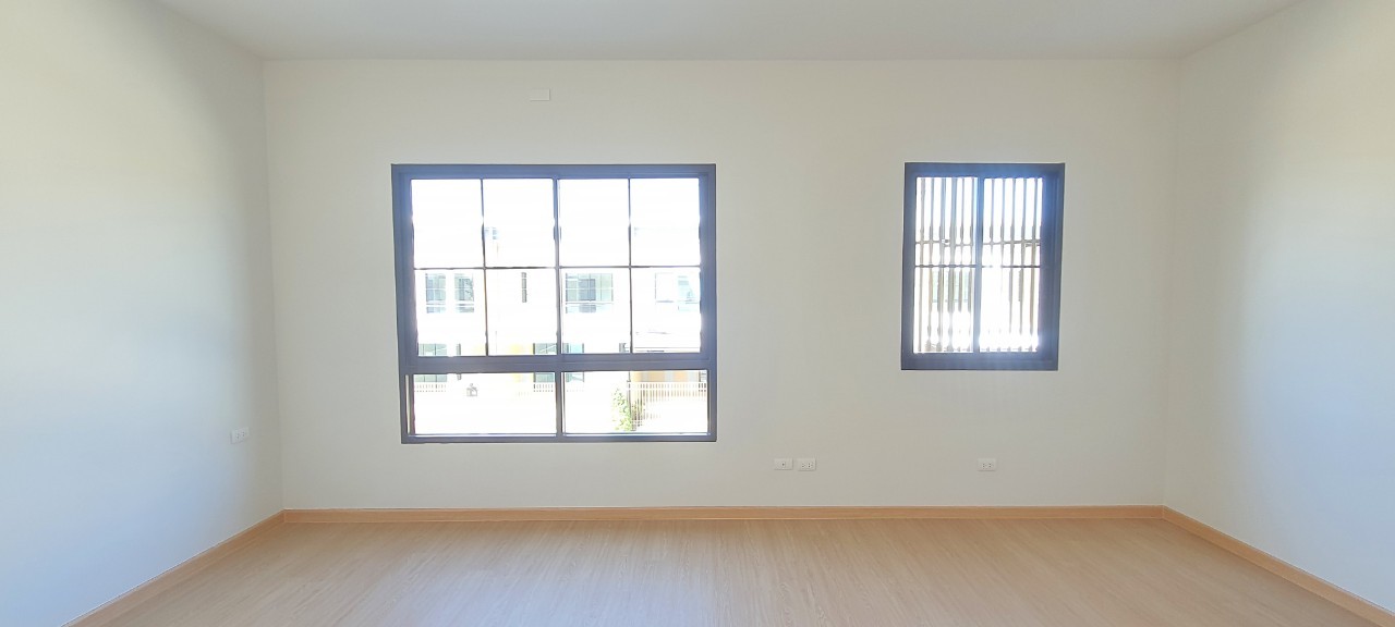 ขายด่วน ซื้อบ้านมีเงินทอน 800,000 บาท ทาวน์เฮ้าส์ไซส์ใหญ่ 2 ชั้น บ้านใหม่มือ 1 หน้ากว้าง 5.7 เมตร พื้นที่ 21 ตร.วา