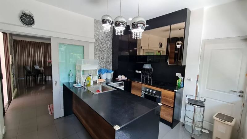 ขาย /ให้เช่า บ้านเดี่ยว 3 ชั้น หมู่บ้าน ลุมพินี สวนหลวงร.9 ราคาเช่า 85,000 บาท ต่อเดือนถูกและสวย