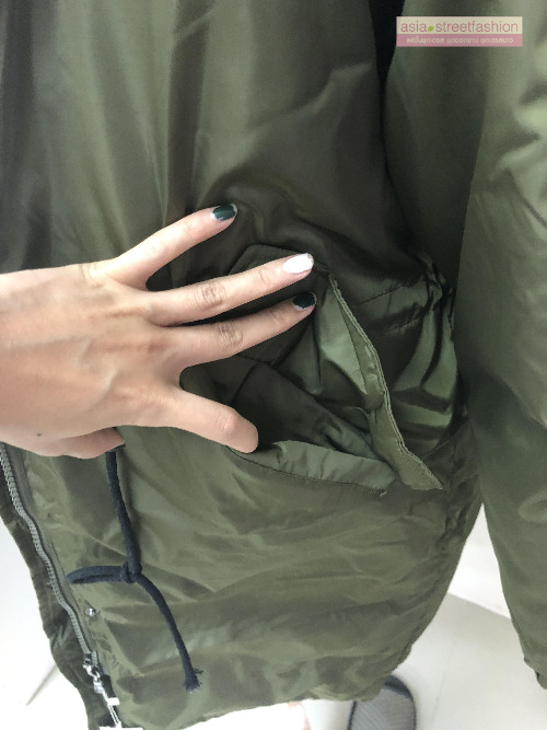 เสื้อกันหนาวฮู้ดดี้ ทรงยาว แต่งเฟอร์หนาฟู งานเกรดดีเหมือนแบบ บุนวมหนา อุ่นมาก หิมะก็เอาอยู่ (ถอดขนถอดฮู้ดได้) เขียวฮู้ดดำ